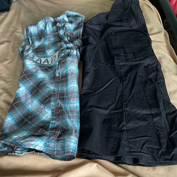 Bundle tops with mixed strips and all black button up top - Picture 10 of 10